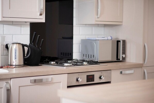 Microwave, dishwasher