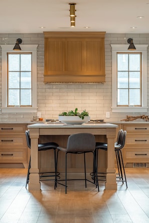 Dining - Plum Guide - A Timeless Tale (Greenwood Lake)