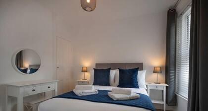 Plum Guide - Lawson Cottage