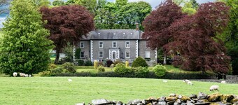 Plum Guide - Brownber Hall