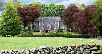 Plum Guide - Brownber Hall