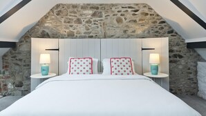 4 chambres, fer et planche à repasser