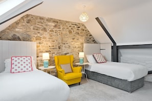 4 bedrooms, iron/ironing board