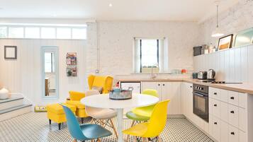 Microwave, dishwasher