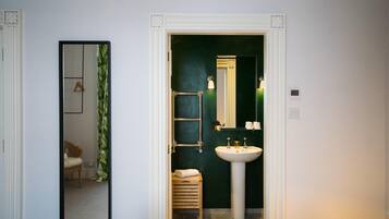 Buồng tắm vòi sen