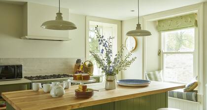 Plum Guide - Brownber House