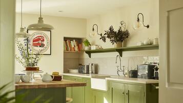 Mesin pencuci piring