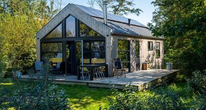 Waterside holiday home. Centrally situated in Frieslandr