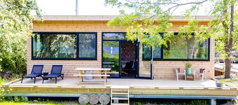 Waterside holiday home. Centrally situated in Friesland