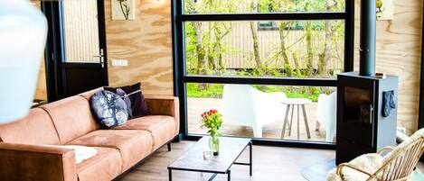 暖炉、ステレオ