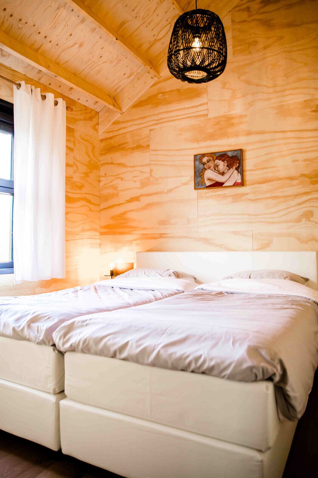 3 bedrooms, desk, free WiFi, bed sheets