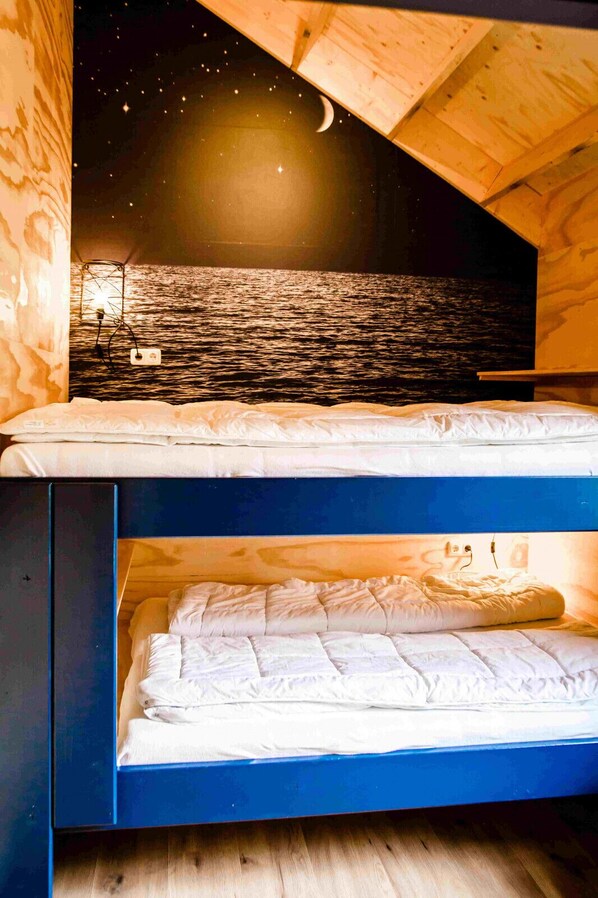 3 bedrooms, desk, free WiFi, bed sheets