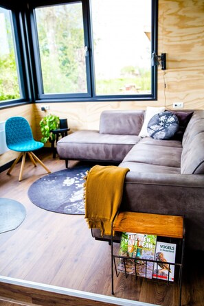 Fireplace, stereo - Waterside holiday home. Centrally situated in Friesland (Akkrum)