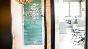 2 bedrooms, desk, free WiFi, bed sheets