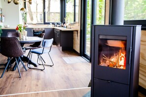 雪櫃、微波爐、焗爐、爐具