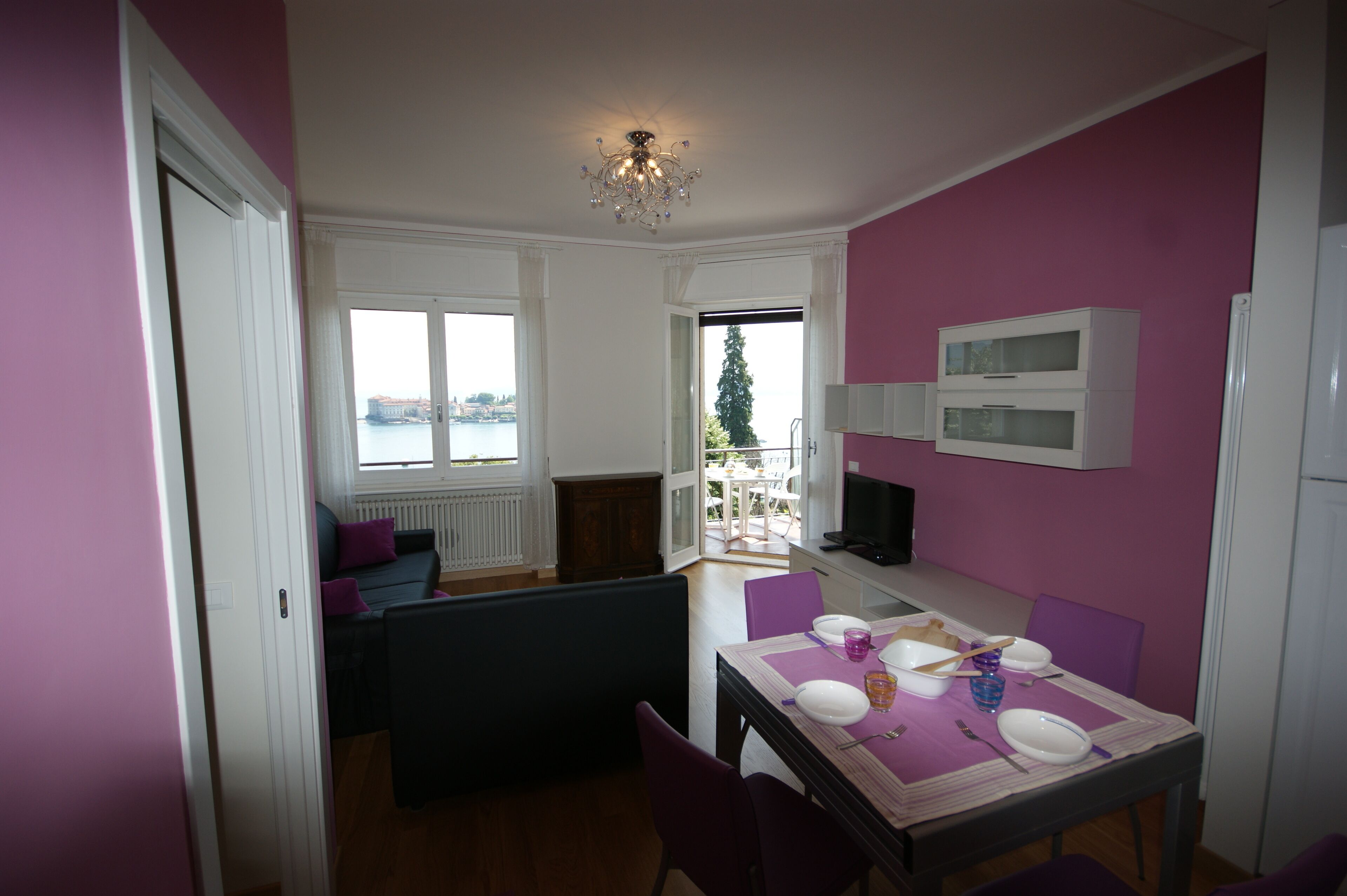 Del rampolino glicine apartment with lake view