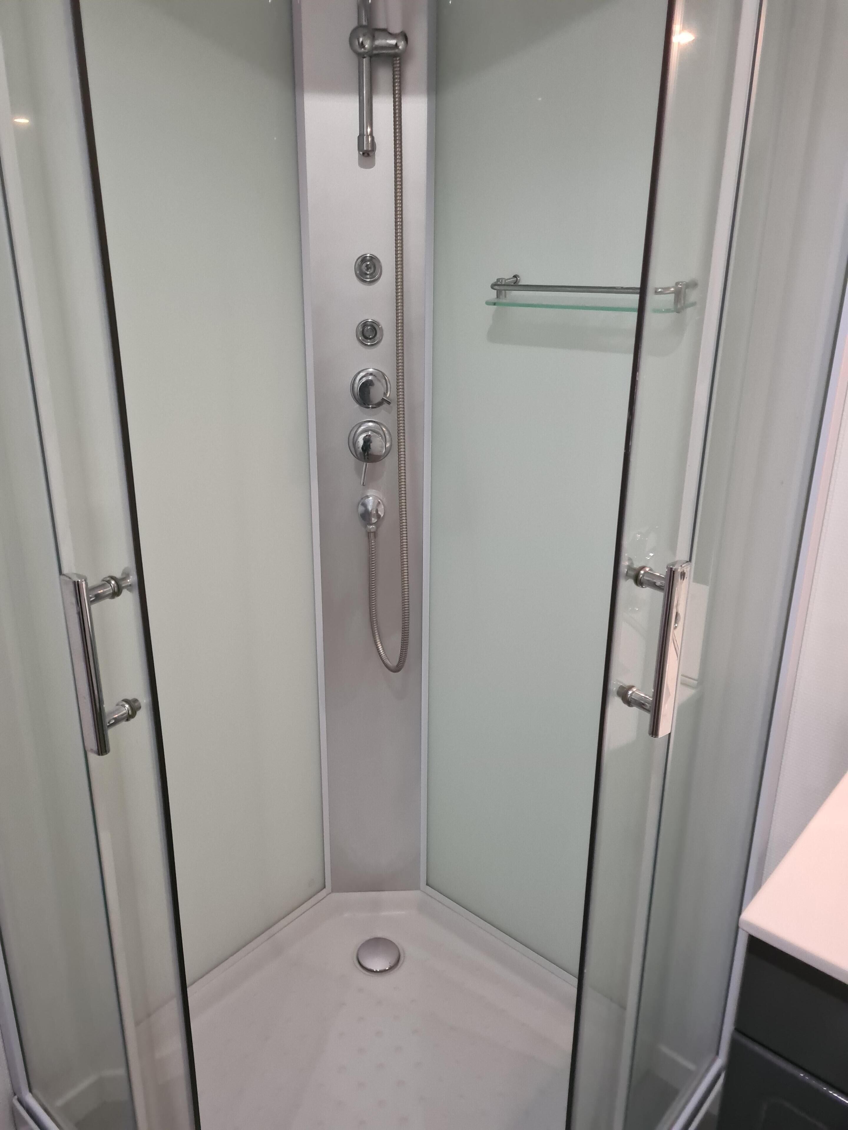 Appartement, salle de bains privée | Divers