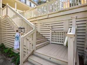 Property grounds - 11 Bittern ~ Ideal Location! Close to Beach, Shops & Restaurants! Private Pool! (Hilton Head Island)