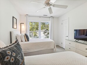5 bedrooms, iron/ironing board, Internet, bed sheets