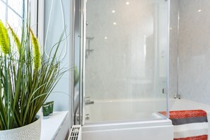 Bathroom - HC Property - The Old Clubhouse (Bishop Auckland)