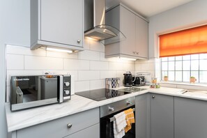 Shared kitchen - HC Property - The Old Clubhouse (Bishop Auckland)