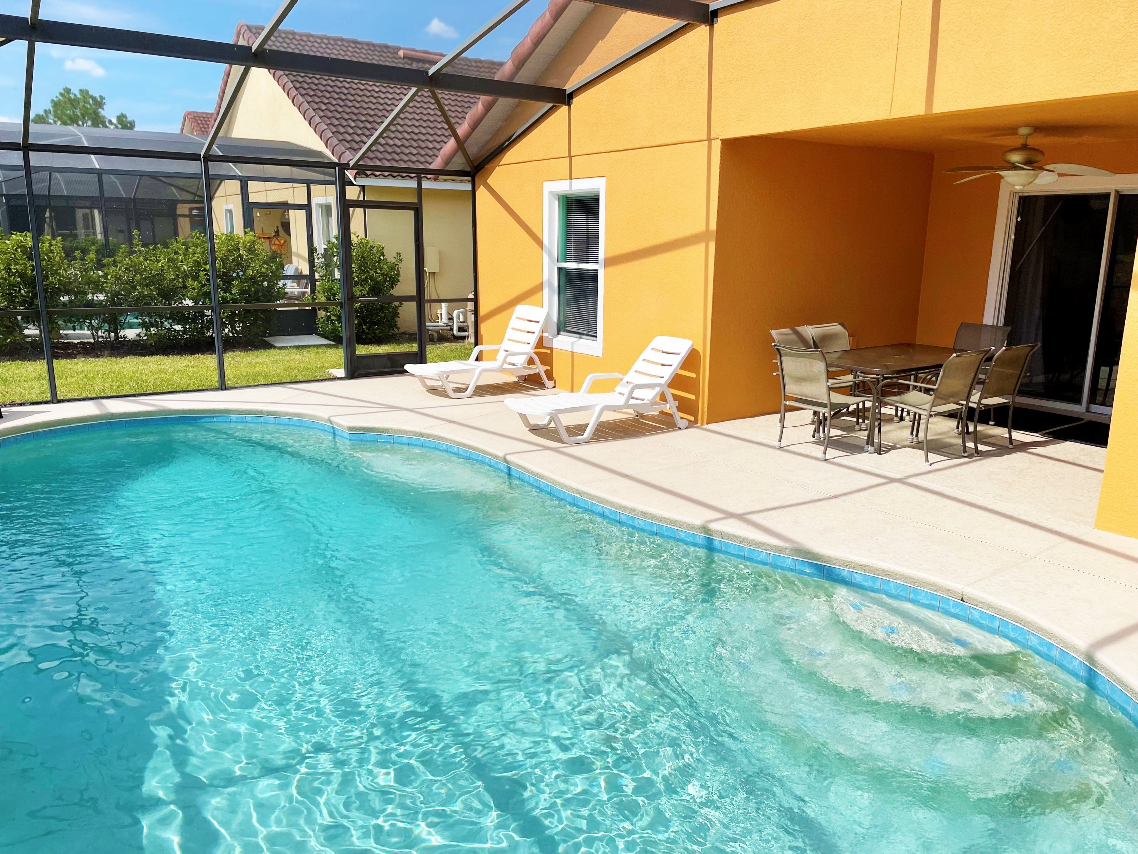 Lake Wilson Preserve Magical Memories | Sleeps 8 | Beautiful Relaxing Pool