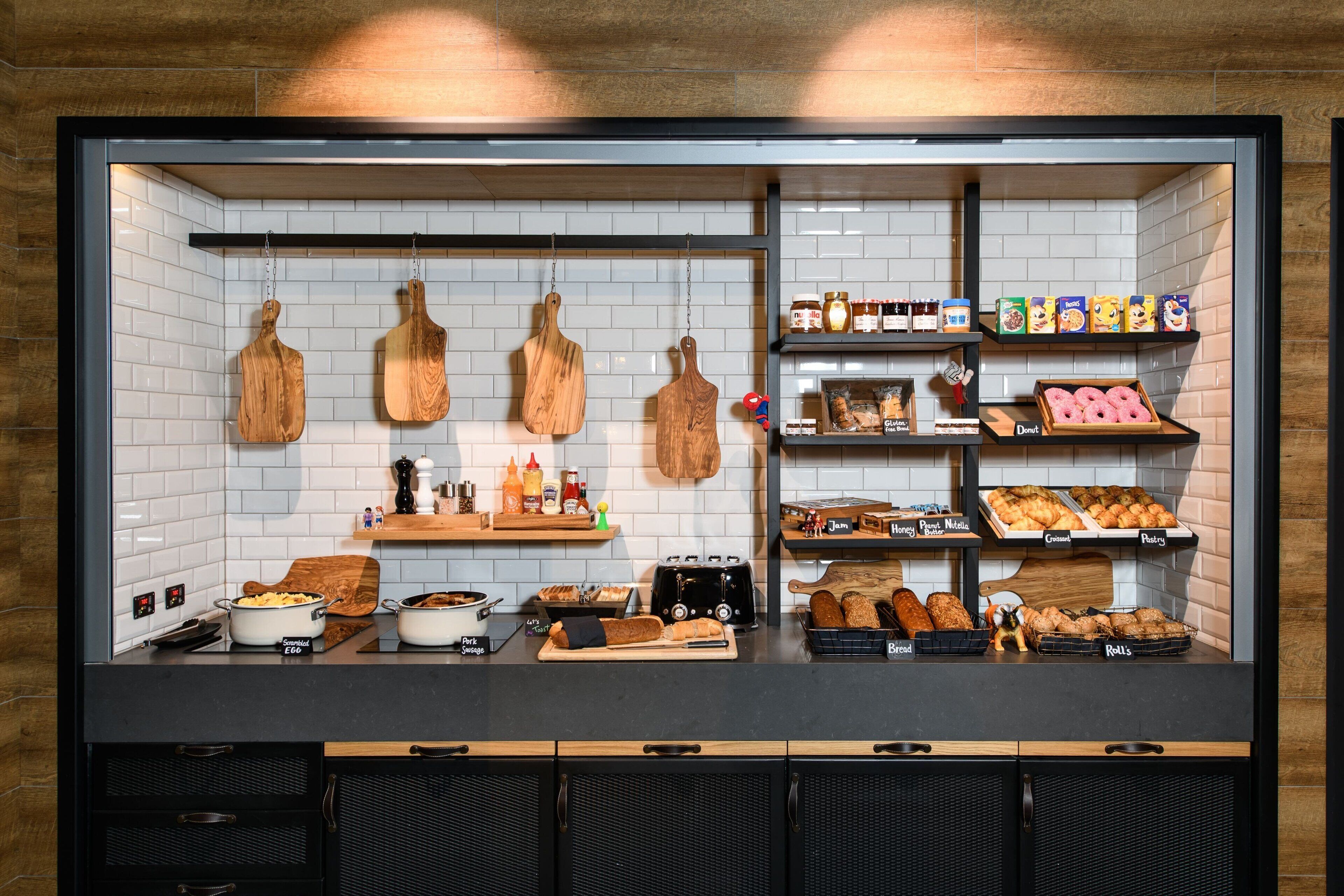 Daily buffet breakfast (EUR 20 per person)