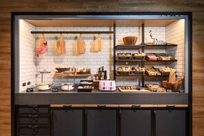 Daily buffet breakfast for a fee - Moxy Stuttgart Feuerbach (Stuttgart)