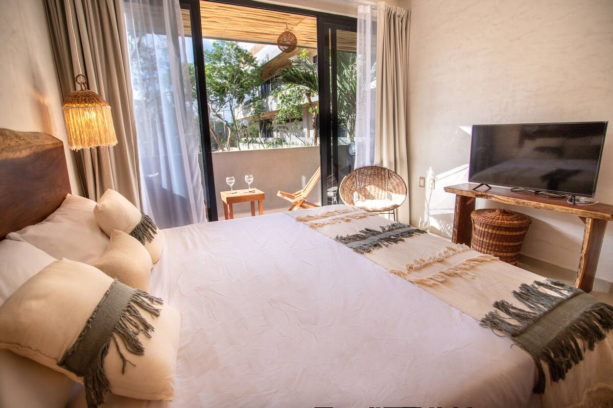 Deluxe Apartment