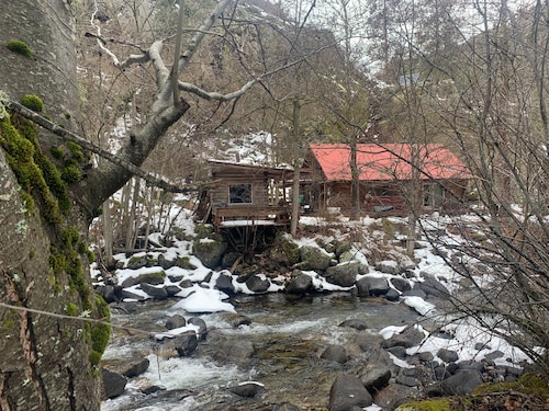 French Creek Inn.    Creekside Cabin with Fire Sauna