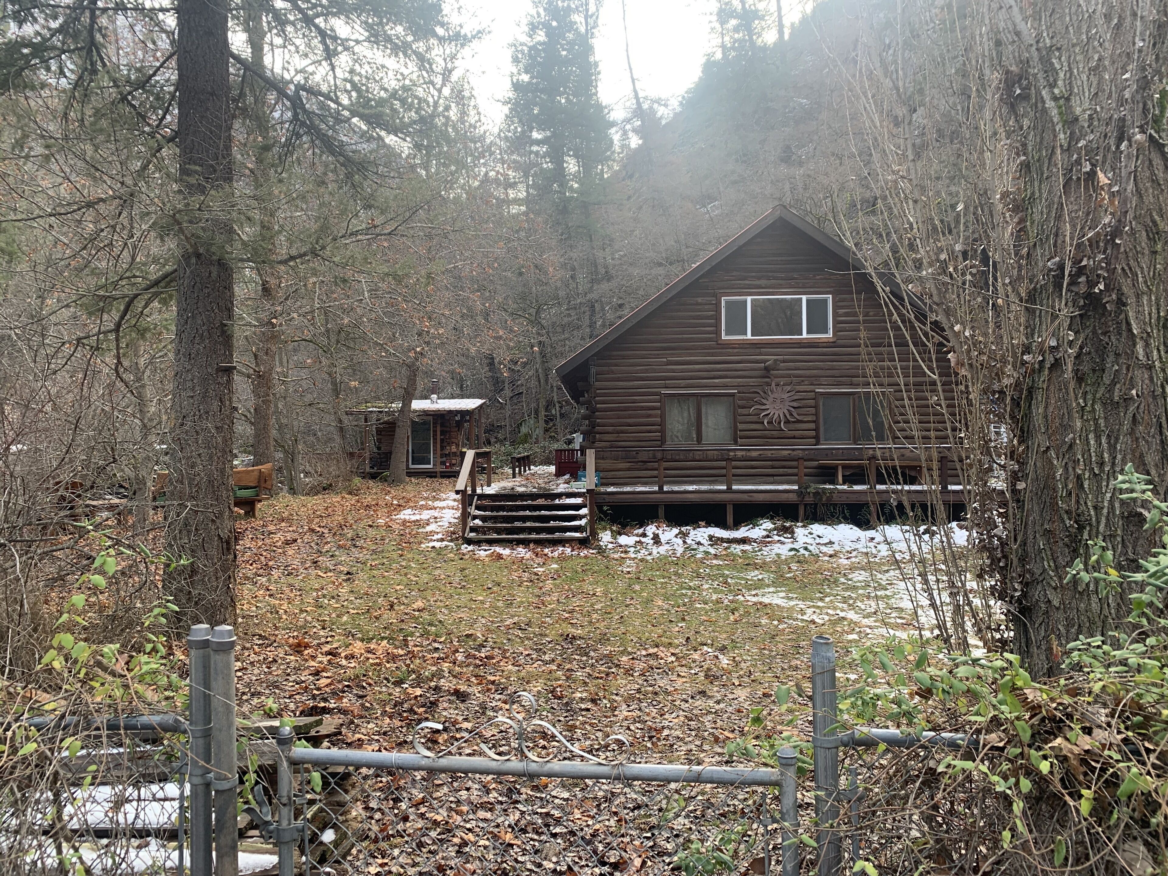 French Creek Inn.    Creekside Cabin with Fire Sauna