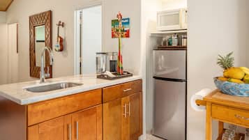 Fridge, microwave, coffee/tea maker, electric kettle