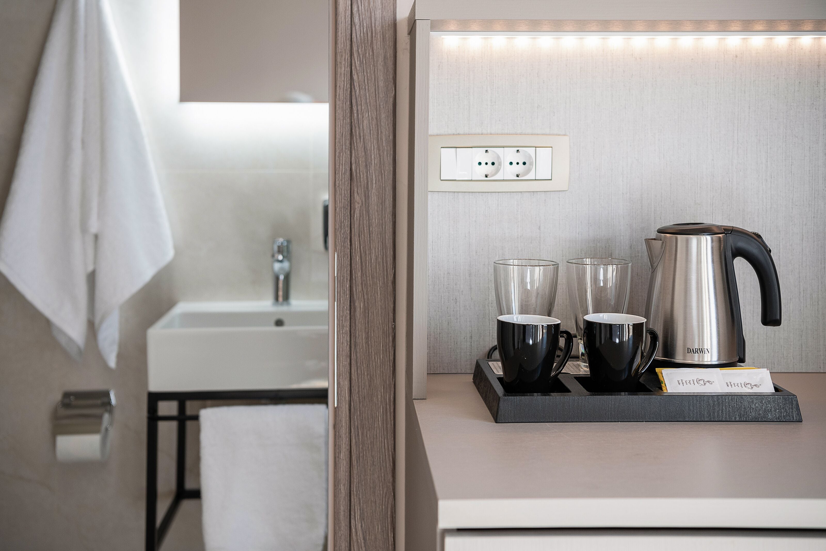 Superior Room | Bathroom | Shower, rainfall showerhead, hair dryer, towels