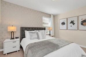5 bedrooms, iron/ironing board, WiFi, bed sheets