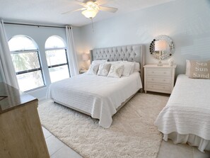 2 slaapkamers, een strijkplank/strijkijzer, gratis wifi, beddengoed