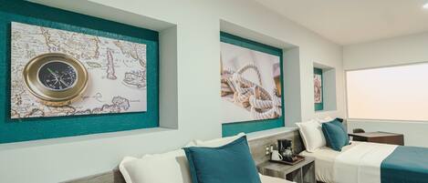 Quarto quádruplo standard | 1 quarto, roupas de cama premium, escrivaninha