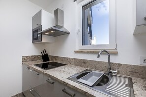 Refrigerador, microondas, parrilla de estufa y lavavajillas 