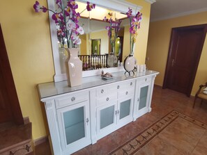 Interior - HOUSE "LA GUALJAMA" (CN)