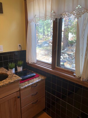 Fridge, microwave, coffee/tea maker, electric kettle