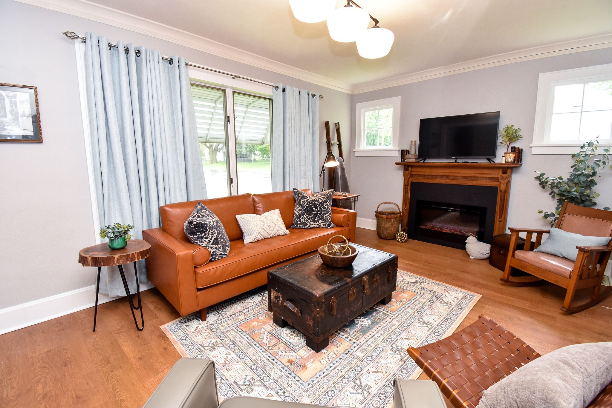 Bluebird Beauty in the Heights! Large 3bd/2 bth  close to everything in Heights!