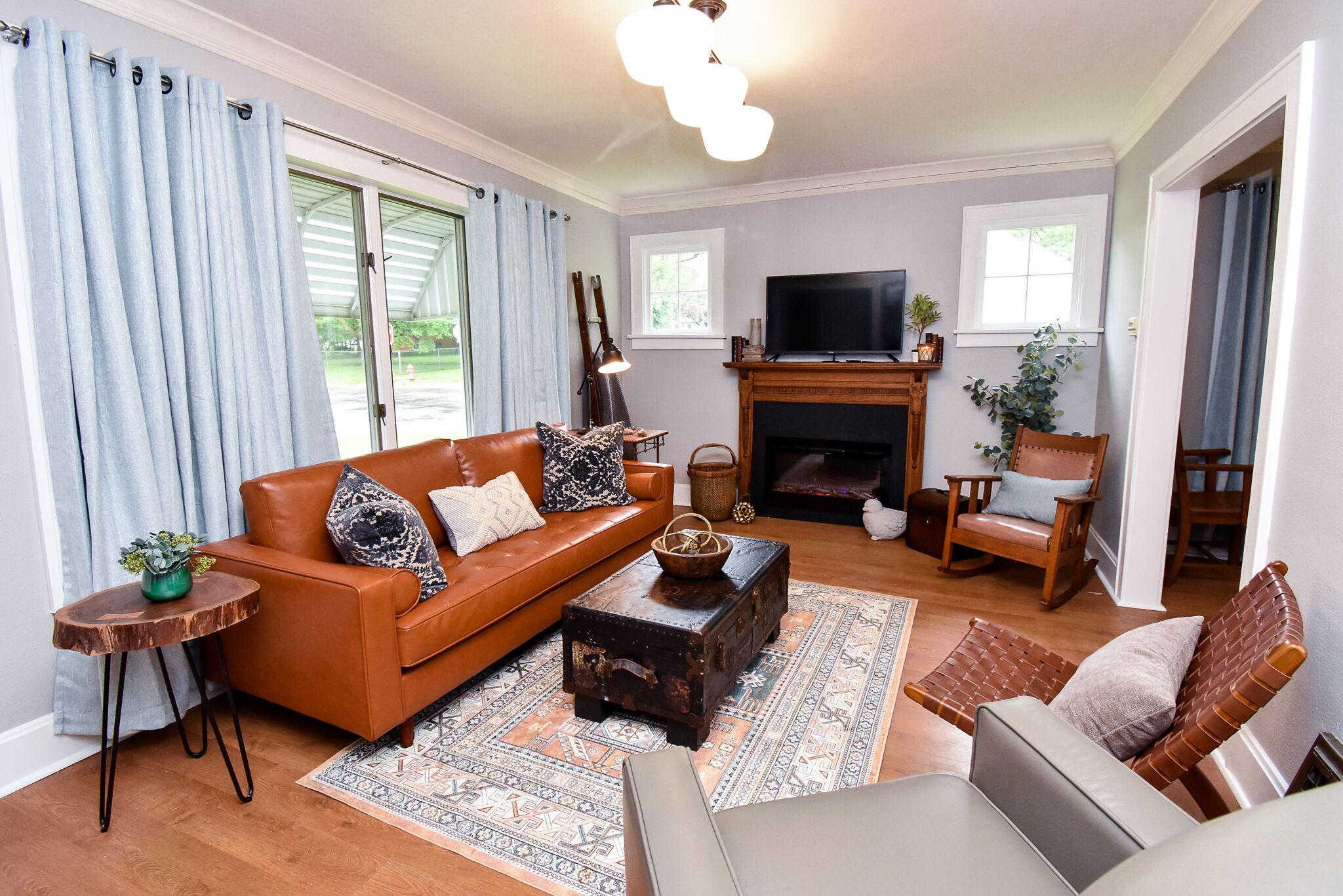 Bluebird Beauty in the Heights! Large 3bd/2 bth  close to everything in Heights!