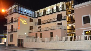 Front of property - Hotel Grand Palace (Akhaltsikhe)
