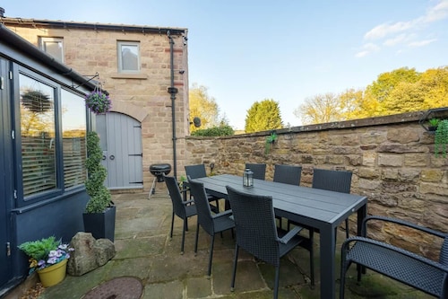 Family Home | River Derwent | Hot tub | 10 guests