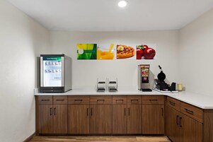 Free daily continental breakfast