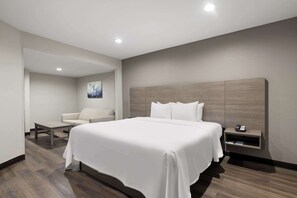 مكتب وستائر تعتيم ومكواة/لوح كي وواي فاي مجانًا