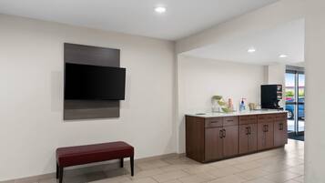 Desayuno continental gratuito y diario