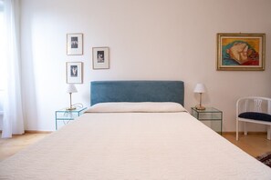 2 chambres, fer et planche à repasser, Wi-Fi gratuit, draps fournis