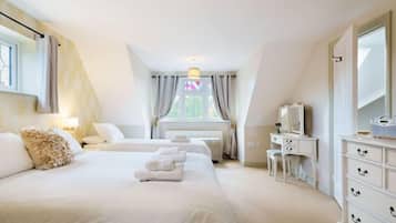 5 habitaciones, tabla de planchar con plancha y cuna de viaje