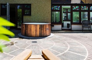 Bañera de hidromasaje exterior