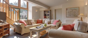 Chaff House - sleeps 6 guests  in 3 bedrooms